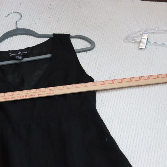 Mercer & Madison Black Sleeveless Midi Dress Size 4 Classic V-Neck Lined - Picture 5 of 6